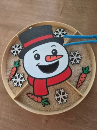 Zima už klepe na dveře ❄️✨ Na našem e-shopu najdete spoustu novinek se zimní a vánoční tématikou 🎄🎅 Od vykrajovátek přes...